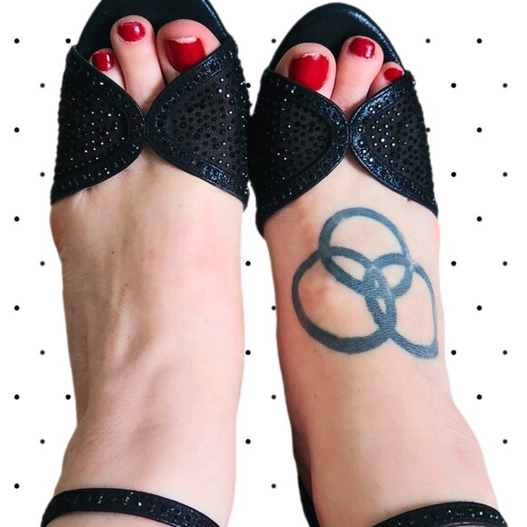 Le Chateau black sparkle peep toe heels with ankle straps - Picture 5 of 6